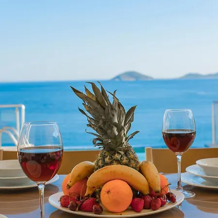 Kalkan'da Denize Sifir Havuzlu Kaş