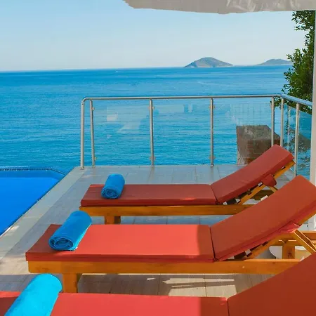Villa Kalkan'da Denize Sifir Havuzlu Kaş