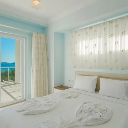 Kalkan'da Denize Sifir Havuzlu * Kaş