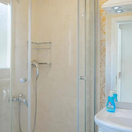 Kalkan'da Denize Sifir Havuzlu Villa *