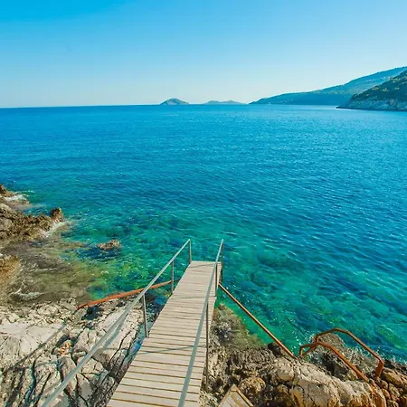 Kalkan'da Denize Sifir Havuzlu