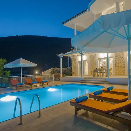 Kalkan'da Denize Sifir Havuzlu * Kaş