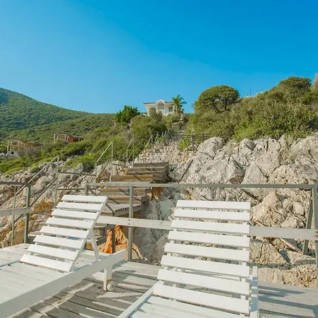 Villa Kalkan'da Denize Sifir Havuzlu Kaş