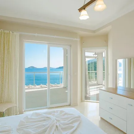 Kalkan'da Denize Sifir Havuzlu * Kaş